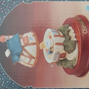 FANTASY HOME Cottagehouse with teddy bear NIB